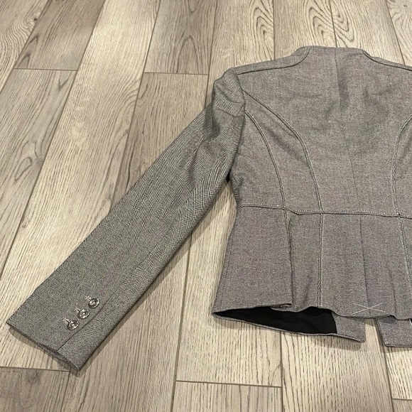 White House Black Market Blazer Size 0 Career Work Jacket Gray Ruffle Trim - Picture 11 of 15